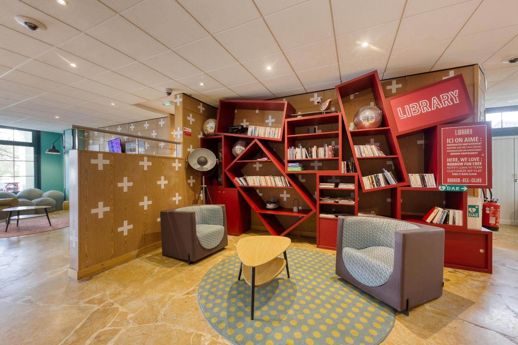 Cosy / / Val D'europe / Paris Serris